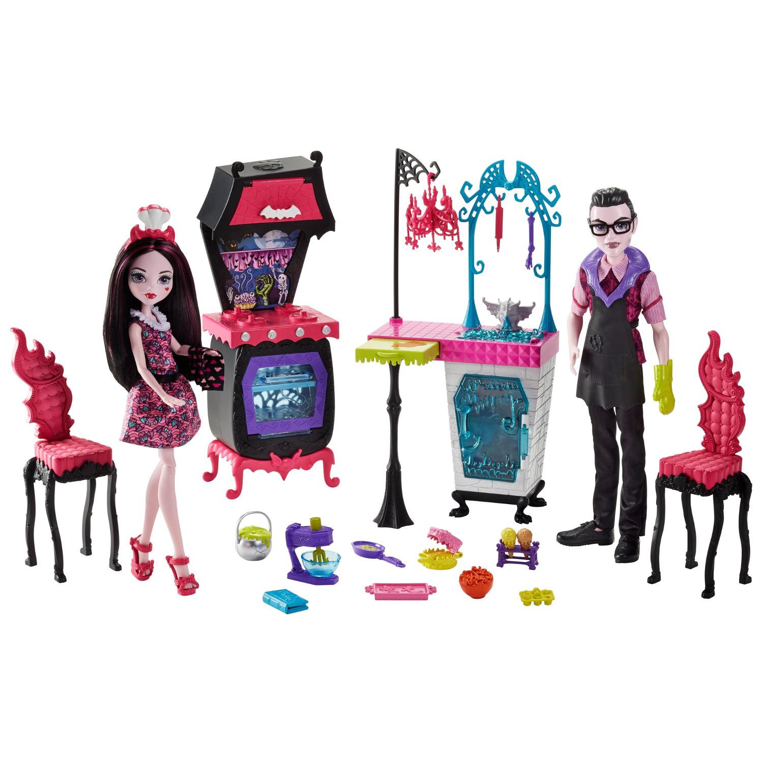 Игровой набор Monster High Семья Дракулауры из серии Семья Монстриков - FCV75
